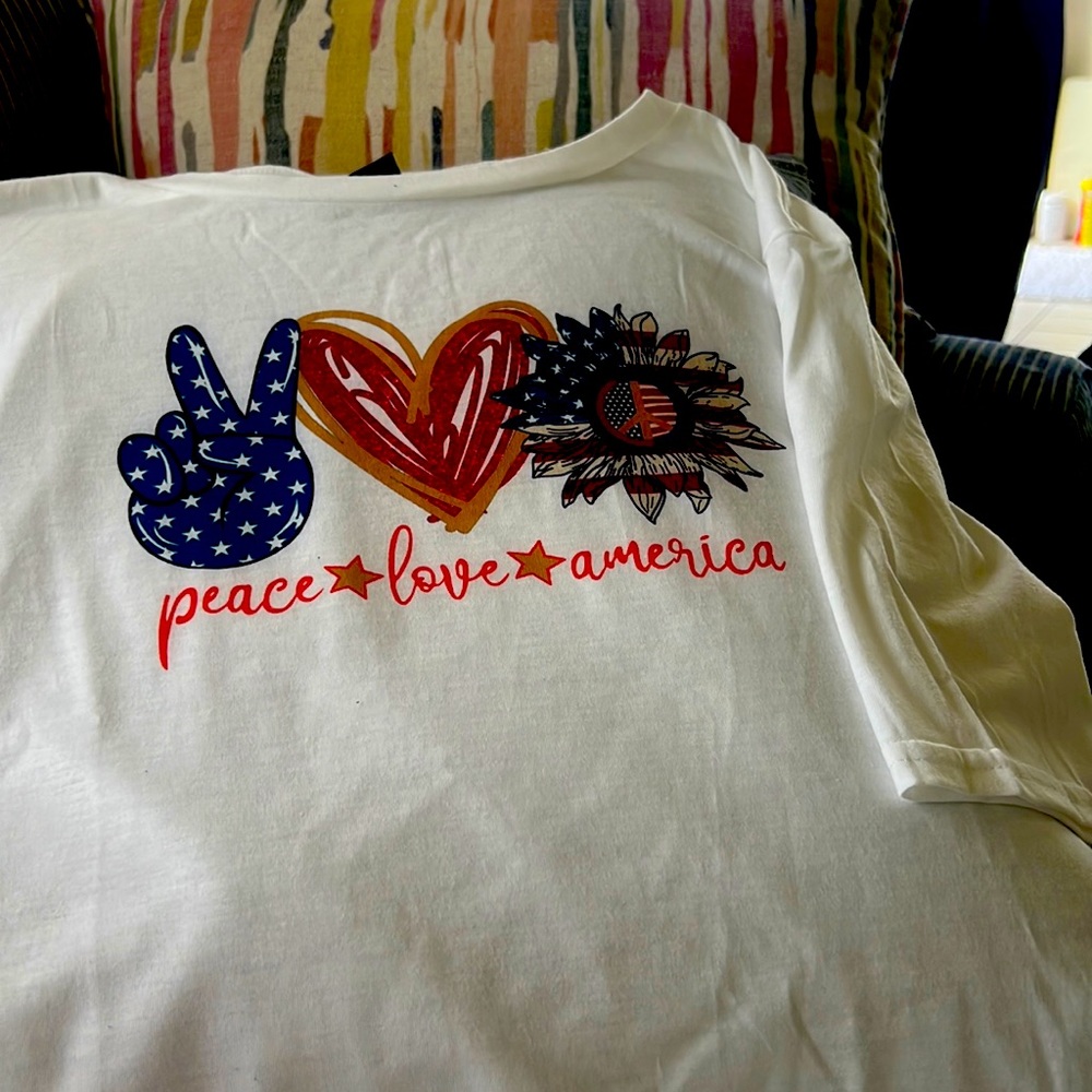 Peace love America Logo white T-shirt Size 2X. NEVER WORN.. (too big)